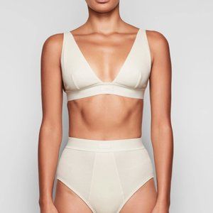 NWOT - SKIMS Cotton Plunge Bralette